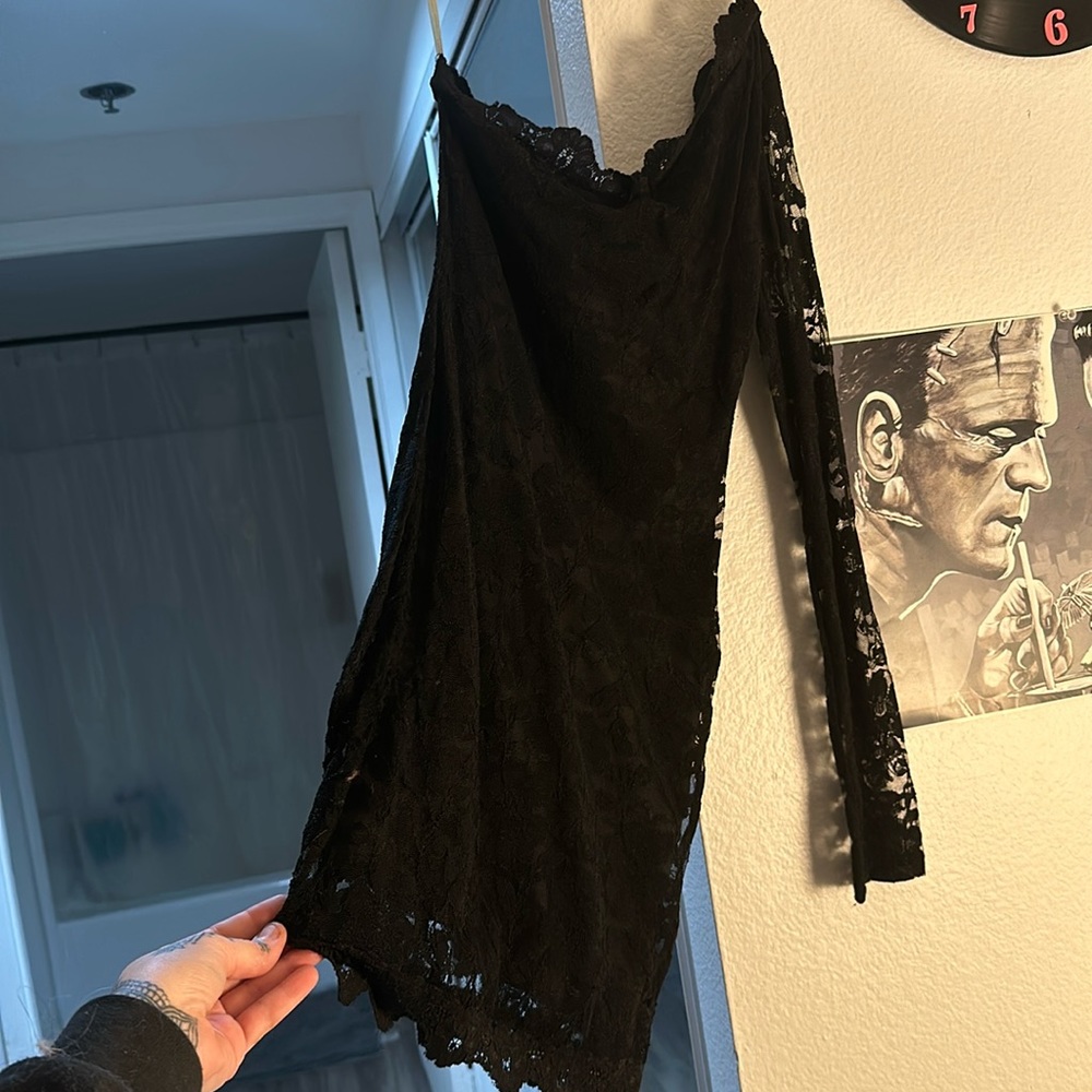 Size small one shoulder lace mini dress Love Culture